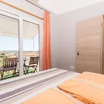 Present 203 تروغير