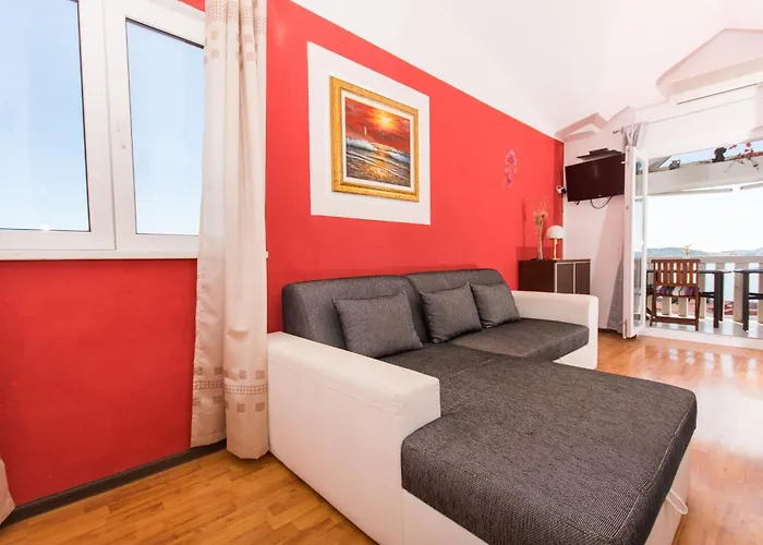 Present 203 * Trogir