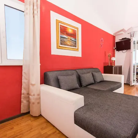 Present 203 * Τρογκίρ