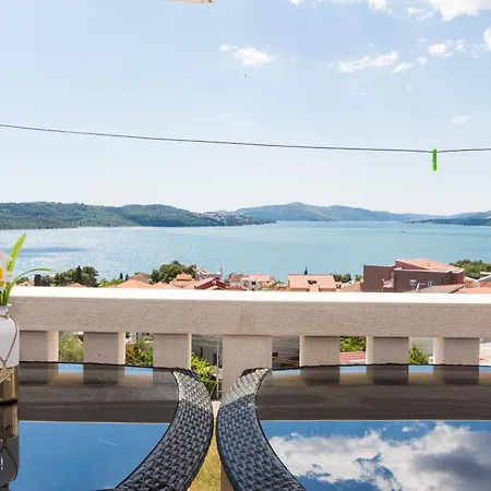 Διαμέρισμα Present 203