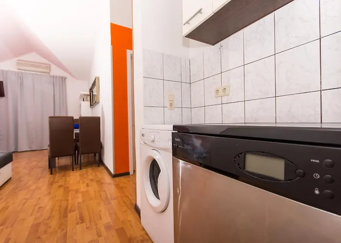 Present 203 Apartman *